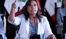 Pérou: la présidente refuse de démissionner, 200 touristes évacués du Machu Picchu