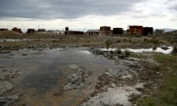 En Albanie, le pétrole noircit les paysages et les poumons