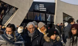 Recueillement, solidarité et émotion à Vaulx-en-Velin après l'incendie meurtrier