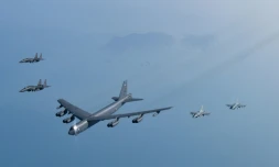 Washington et Séoul lancent d'importantes manoeuvres militaires, Pyongyang tire deux missiles de croisiÚre