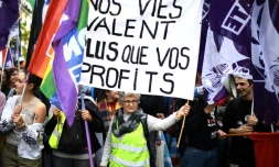 La gauche défile à Paris pour faire monter la température sociale