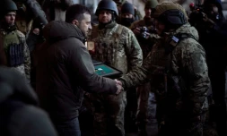 Sur le front mardi, Zelensky est attendu à Washington mercredi