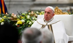 Ceux qui criminalisent l'homosexualité ont "tort", dit le pape