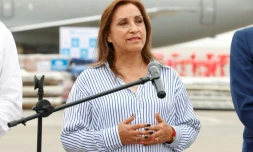 Pérou: la présidente demande des élections anticipées pour sortir du "bourbier"