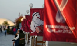 Mondial: trophée, supporteurs et équipes arrivent en ordre dispersé au Qatar