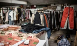 Face Ă Vinted, EmmaĂŒs appelle les internautes Ă prĂ©fĂ©rer le don solidaire