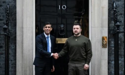 Ukraine: visite de Zelensky Ă Londres, qui va former des pilotes de chasse