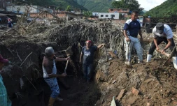 Glissement de terrain au Venezuela: les recherches se pousuivent, infime espoir de trouver des survivants