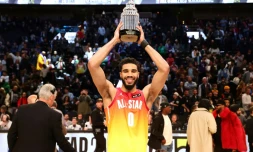 NBA: la team Antetokounmpo, portée par un Tatum record, bat la team James au All-Star Game