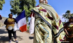 manifestation mahorais devant la pre?fecture association remaa