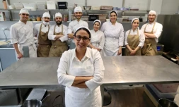 Rester en Iran pour réussir, le défi d'une pùtissiÚre de Téhéran