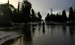 Un cyclone amĂšne toujours plus de pluie en Californie, frappĂ©e par des tempĂȘtes historiques