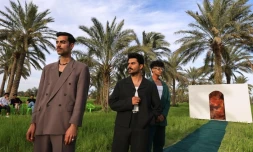 Des mannequins irakiens lors d'un défilé de mode à Al-Hussainiya, en Irak, le 7 mars 2023. - AHMAD AL-RUBAYE / AFP