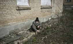 Ukraine: près du front, Galyna, son jardin et sa pelle trop grande