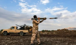 Nouvelles frappes de drones turcs en Syrie, "bientôt les canons et les chars"