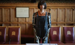 221012154424-robot-ai-da-uk-parliament