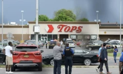 Le supermarché Tops où dix personnes ont été tuées par balle, le 14 mai 2022 à Buffalo, au nord de New York ( Getty / John Normile )