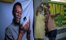 Le Brésil dit un dernier adieu au "Roi" Pelé