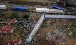 Grèce: opérations de secours difficiles après une collision frontale meurtrière entre deux trains