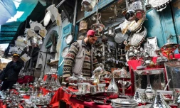 En Tunisie, le cuivre retrouve son lustre pour le ramadan
