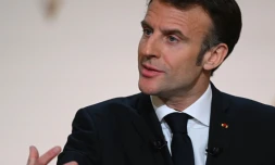 Macron entame une tournée test en Afrique centrale