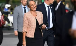 Budget: Elisabeth Borne face aux motions de censure Nupes et RN