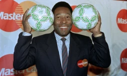 Le "Roi" Pelé, première star planétaire du football, est mort