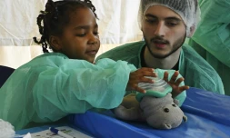 A l'hĂŽpital des nounours, mĂȘme pas peur des blouses blanches