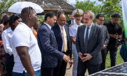 Jean-François Carenco en visite à l'AFPAR à Saint-Paul