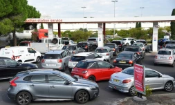 Pénuries de carburants: dialogue de sourds entre TotalEnergies et la CGT, le mouvement reconduit