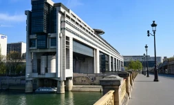 L'économie française est comme un "organisme placé sous anesthésie qui "n'assure plus que ses fonctions vitales"
