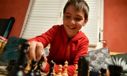 Les rĂȘves d'Ă©checs de Marc Llari, neuf ans et dĂ©jĂ champion du monde