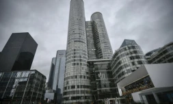 A La Défense, la plus grande tour de bureaux d'Europe économise l'électricité