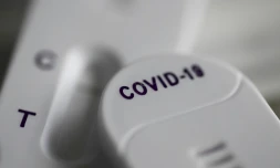 Covid: le spectre d'une neuvième vague avant Noël
