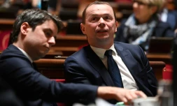 Retraites: le gouvernement accélÚre au Sénat, Macron ferme vis-à -vis des syndicats