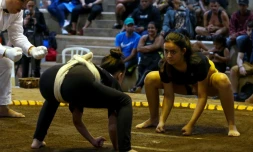 Brésil: les préjugés dans le sumo féminin, l'autre adversaire à renverser