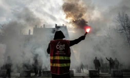 Dockers, raffineurs et électriciens en grÚve jeudi, la CGT veut attiser la flamme du mouvement