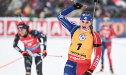 Biathlon: Simon s'impose en mass start Ă Ruhpolding et conforte son dossard jaune
