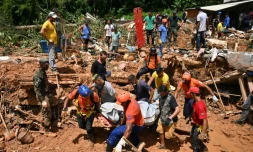 Au BrĂ©sil, les sinistrĂ©s pleurent leurs morts aprĂšs une tempĂȘte apocalyptique