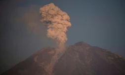 Indonésie: les évacuations se poursuivent après l'éruption du volcan Semeru