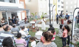Remise des clés des nouvelles résidences modernes à plusieurs familles dionysiennes à Sainte-Clotilde en présence de Ericka Bareigts