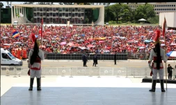 Marée rouge de partisans de Lula à Brasilia, avant son investiture