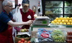 L'inflation ralentit aux Etats-Unis, il faudra du temps, avertit Biden