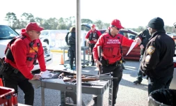 "Il faut s'en débarrasser": au Texas, des habitants rendent leurs armes