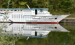 En Moselle, la réplique d'un paquebot de croisière cherche un nouveau cap
