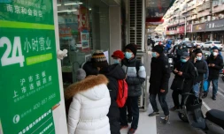En pleine déferlante de Covid, la Chine réquisitionne des produits médicaux