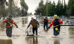 Les tempĂȘtes en Californie font 17 morts, un enfant de 5 ans disparu