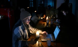Des millions d'Ukrainiens toujours privés de courant après des frappes russes