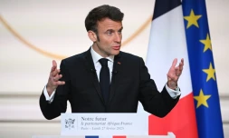 Macron prÎne "l'humilité" en Afrique et refuse la "compétition "stratégique