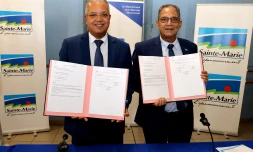 signature de pacte à Sainte-Marie avec le département
